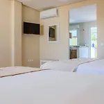 ホテル Vive Costa Azul ベナルマデナ