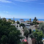 ホテル Vive Costa Azul ベナルマデナ